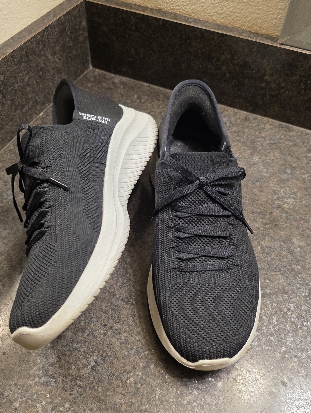 Skechers Womens Sz 9.5 Slip-Ins Hands Free Knit Comfy Walking Sneakers Black - Picture 2 of 8